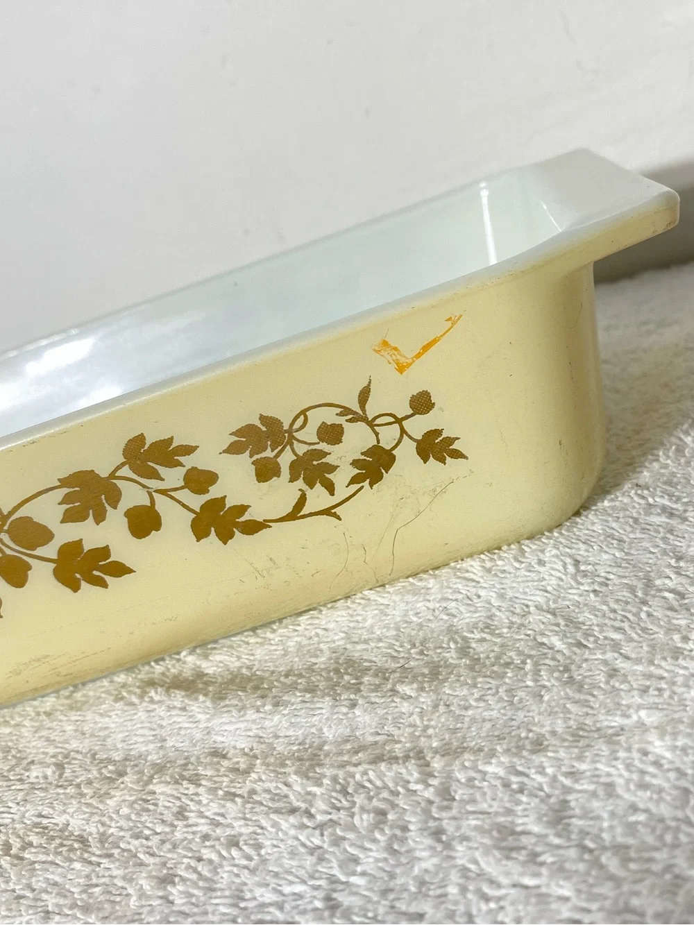 Vintage 1960–1963 PYREX Golden Acorn #575-B 2 Quart Space Saver Baking Dish - Picture 13 of 16